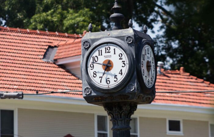 street-clock-in-evansville-indiana